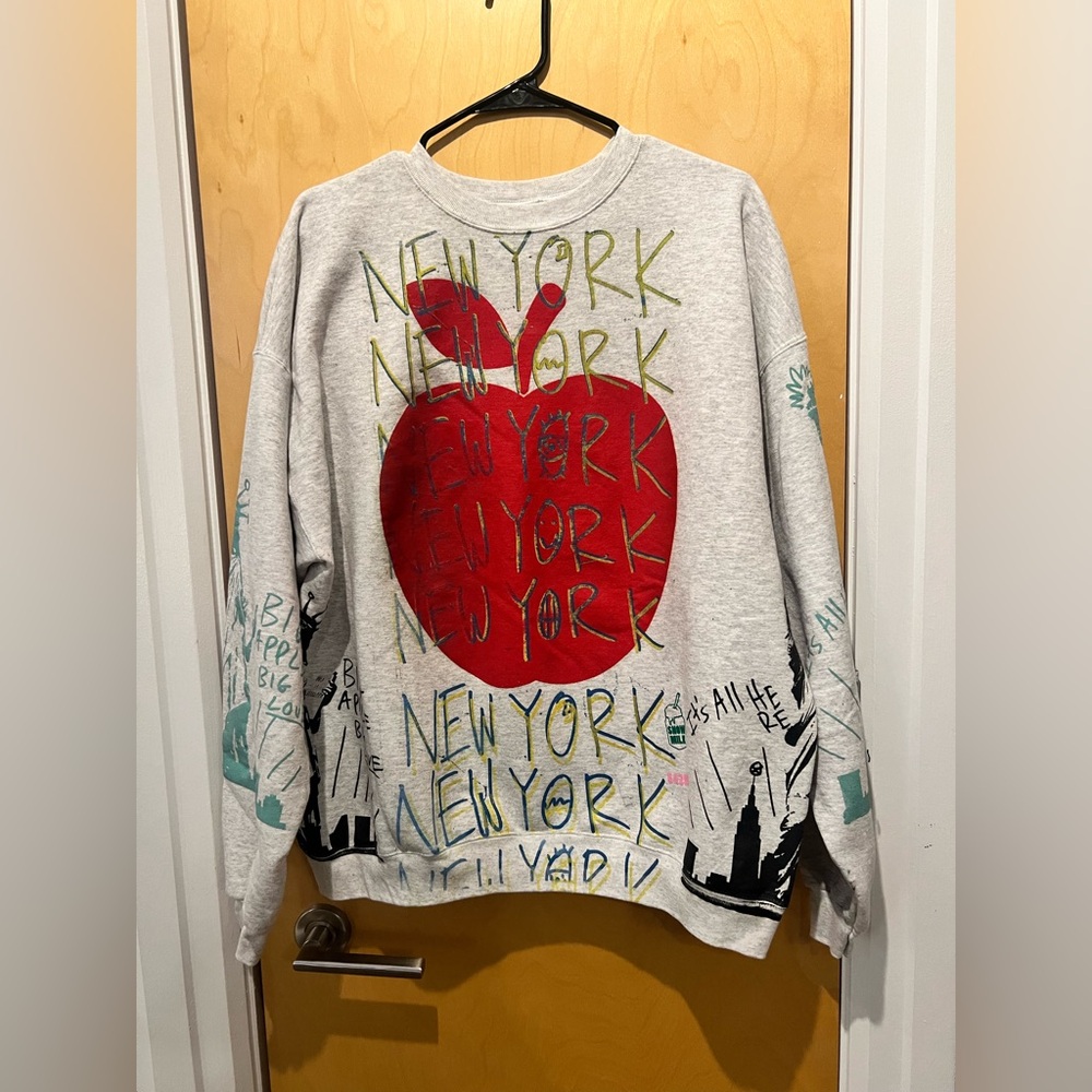 Snow Milk Big Apple Crewneck